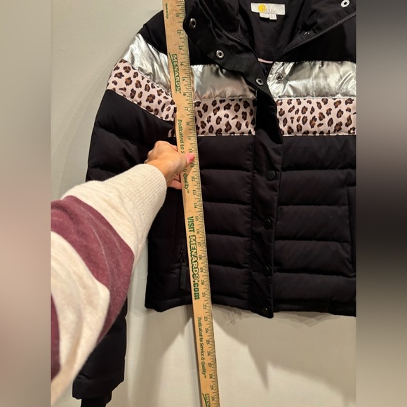 Boden Black and Silver Puffer Jacket ski animal print size 2 women’s - Picture 3 of 14